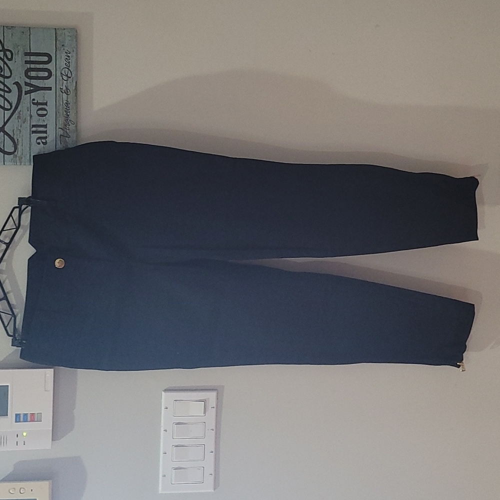 Express Design Studio Gorgerous Black Pants with side zipper